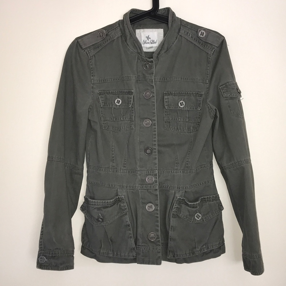 ❌ Adorable ARMY GREEN jacket ❌ SEND OFFER!❌